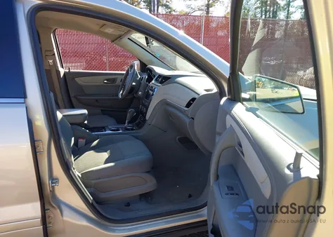 2015 Chevrolet Traverse 1Lt z USA, uszkodzony, nr VIN 1GNKRGKD9FJ226863